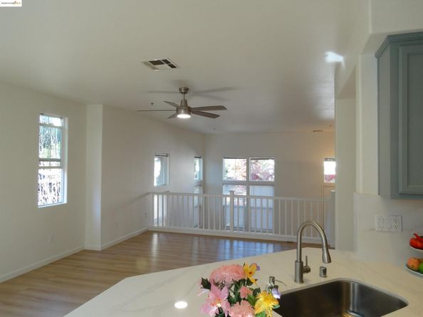1150 Summer Ln, Richmond CA 94806