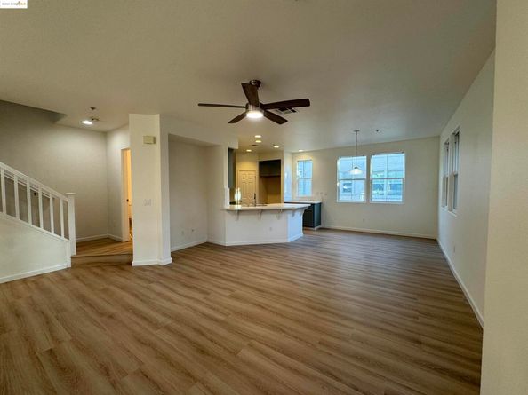 1150 Summer Ln, Richmond CA 94806