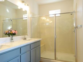 1150 Summer Ln, Richmond CA 94806