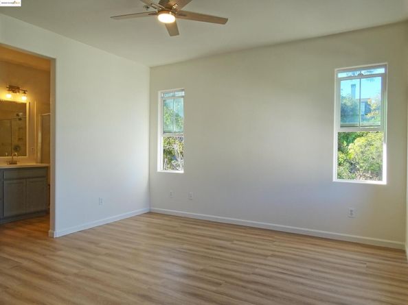 1150 Summer Ln, Richmond CA 94806