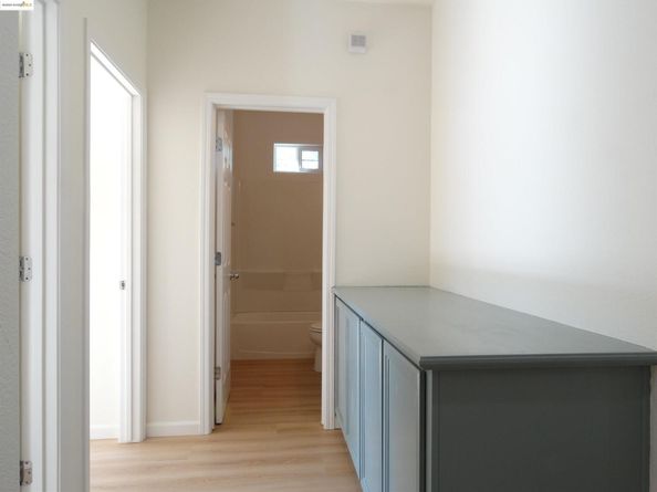 1150 Summer Ln, Richmond CA 94806