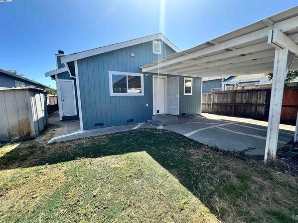 10538 Creekside Cir, Oakland CA 94603