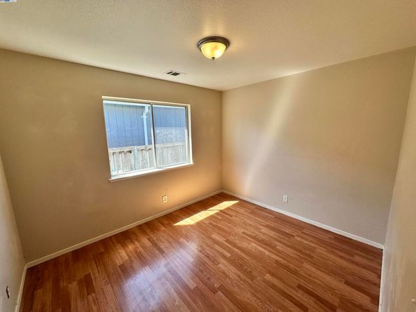 10538 Creekside Cir, Oakland CA 94603