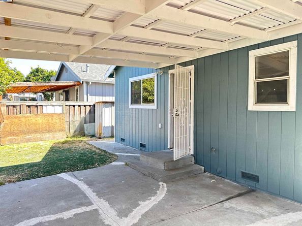 10538 Creekside Cir, Oakland CA 94603