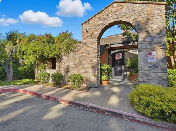 39149 Guardino Dr 247, Fremont CA 94538