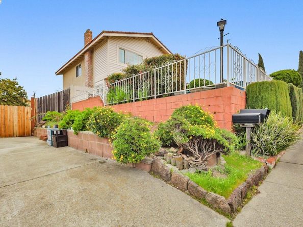 915 California St, Rodeo CA 94572