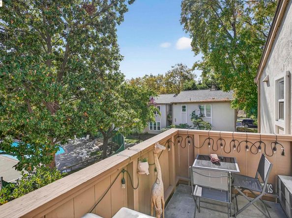 385 Camelback Rd 27, Pleasant Hill CA 94523