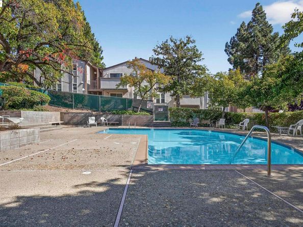 385 Camelback Rd 27, Pleasant Hill CA 94523