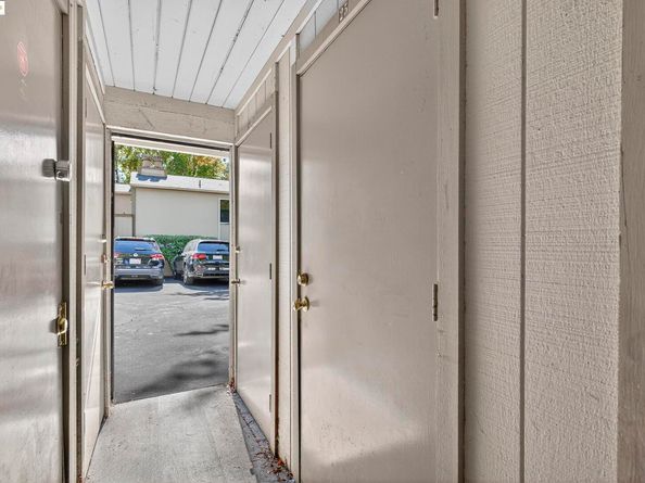 385 Camelback Rd 27, Pleasant Hill CA 94523