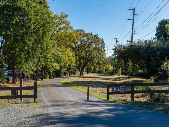 385 Camelback Rd 27, Pleasant Hill CA 94523