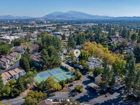 385 Camelback Rd 27, Pleasant Hill CA 94523