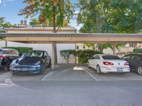 385 Camelback Rd 27, Pleasant Hill CA 94523