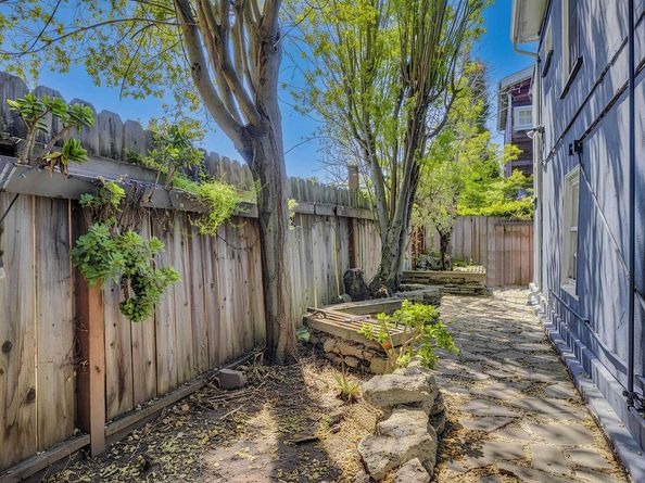 2406 10th, Berkeley CA 94710