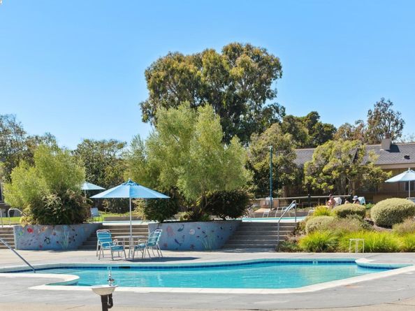 1131 Via Alamosa, Alameda CA 94502