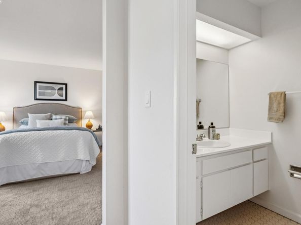 1131 Via Alamosa, Alameda CA 94502