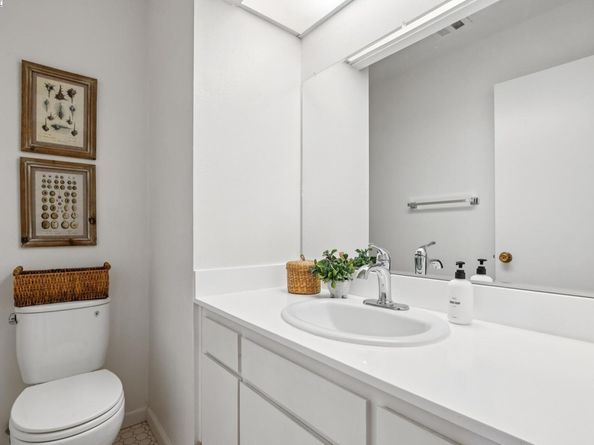 1131 Via Alamosa, Alameda CA 94502