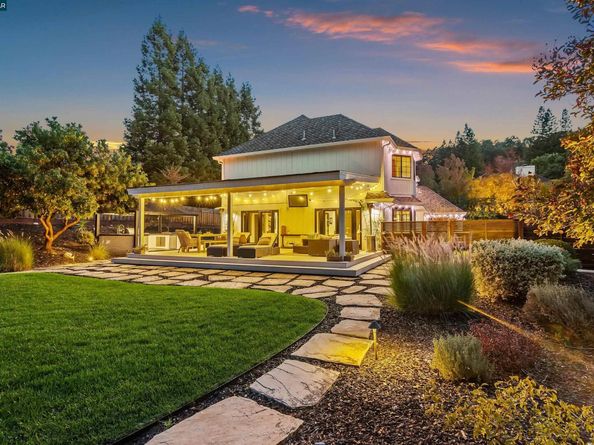 11 Silverhill Way, Lafayette CA 94549