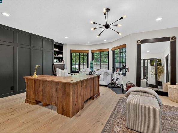 11 Silverhill Way, Lafayette CA 94549