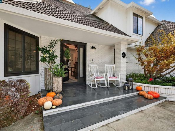 11 Silverhill Way, Lafayette CA 94549