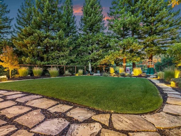 11 Silverhill Way, Lafayette CA 94549