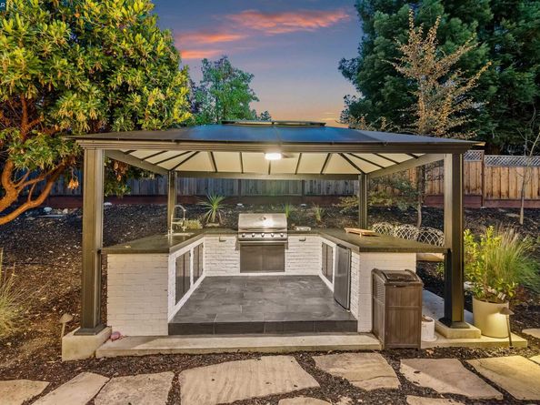 11 Silverhill Way, Lafayette CA 94549