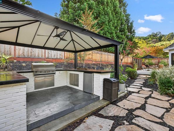 11 Silverhill Way, Lafayette CA 94549
