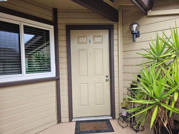 3847 Yorkshire St 8, San Leandro CA 94578