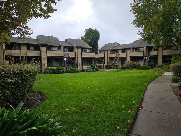 3847 Yorkshire St 8, San Leandro CA 94578