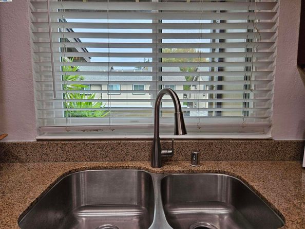 3847 Yorkshire St 8, San Leandro CA 94578
