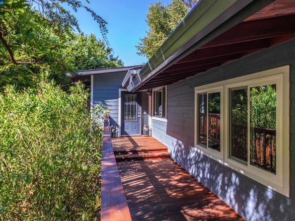 6701 Sobrante Rd, Oakland CA 94611