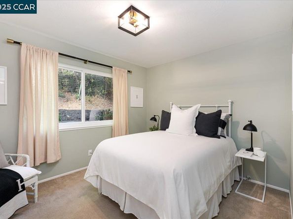 6701 Sobrante Rd, Oakland CA 94611