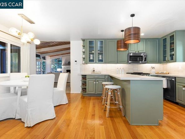 6701 Sobrante Rd, Oakland CA 94611