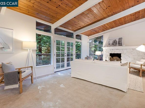 6701 Sobrante Rd, Oakland CA 94611