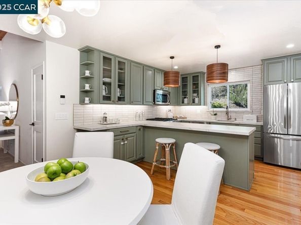 6701 Sobrante Rd, Oakland CA 94611