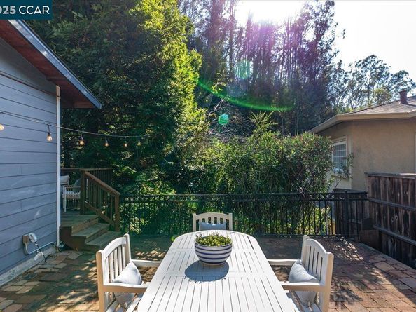 6701 Sobrante Rd, Oakland CA 94611