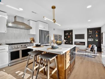 2365 Shannon Ln
