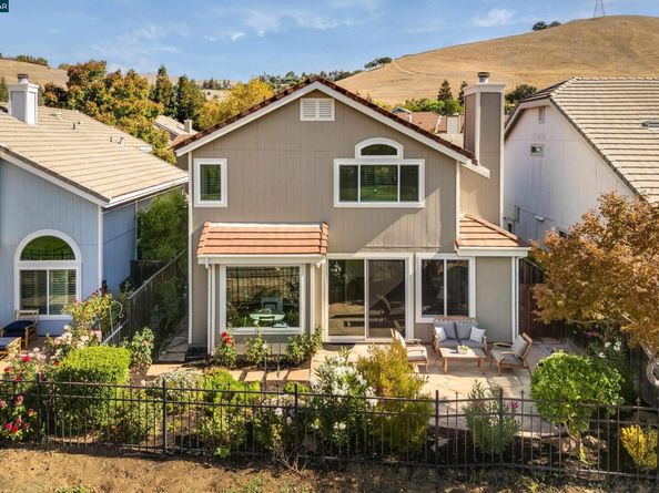 1049 Feather Cir, Clayton CA 94517
