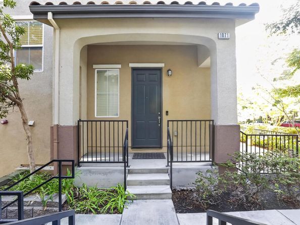 1071 Konstanz Ter, Sunnyvale CA 94089