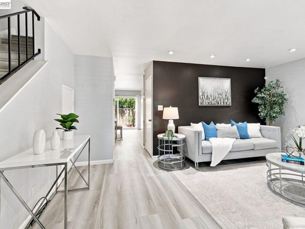 1305 Waterfall Way, Concord CA 94521