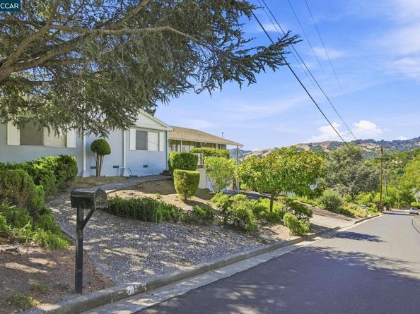 78 Muth Dr, Orinda CA 94563
