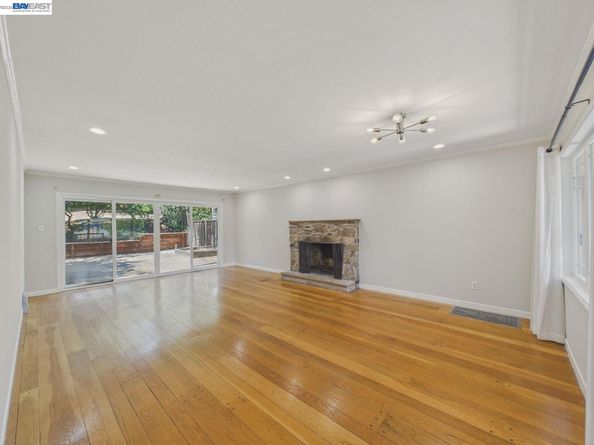 4015 Rusting Ave, Oakland CA 94605