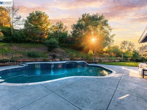 481 Montcrest Pl, Danville CA 94526