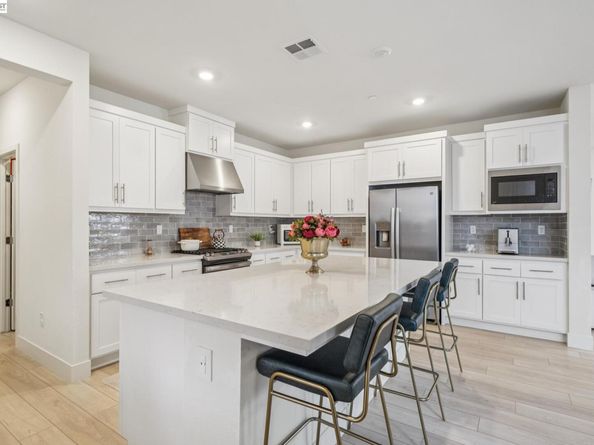37231 Sand Bar Place, Newark CA 94560