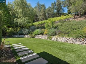 31 Sandy Ct, Orinda CA 94563