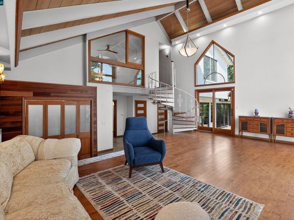 163 El Toyonal, Orinda CA 94563