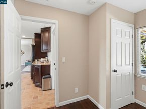 8019 Sterling Dr, Oakland CA 94605