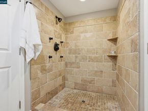 8019 Sterling Dr, Oakland CA 94605