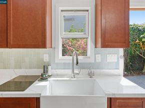 1522 Harmon St, Berkeley CA 94703