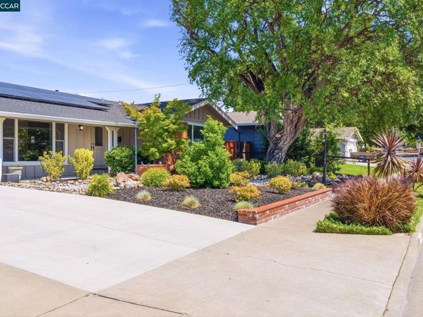 5181 Greenmeadow Dr, Concord CA 94521