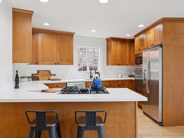 2170 Arrowhead Dr, Oakland CA 94611